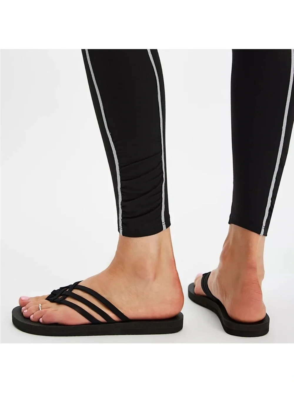 Sanuk Yoga Sandy II Women’s Black Sandal Size 5